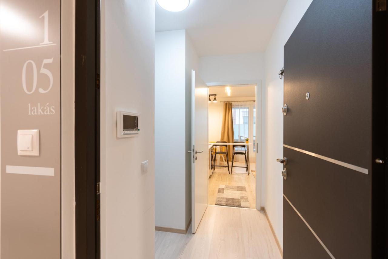 Modern Newly-Built Home By The New York Cafe Budapest Bagian luar foto