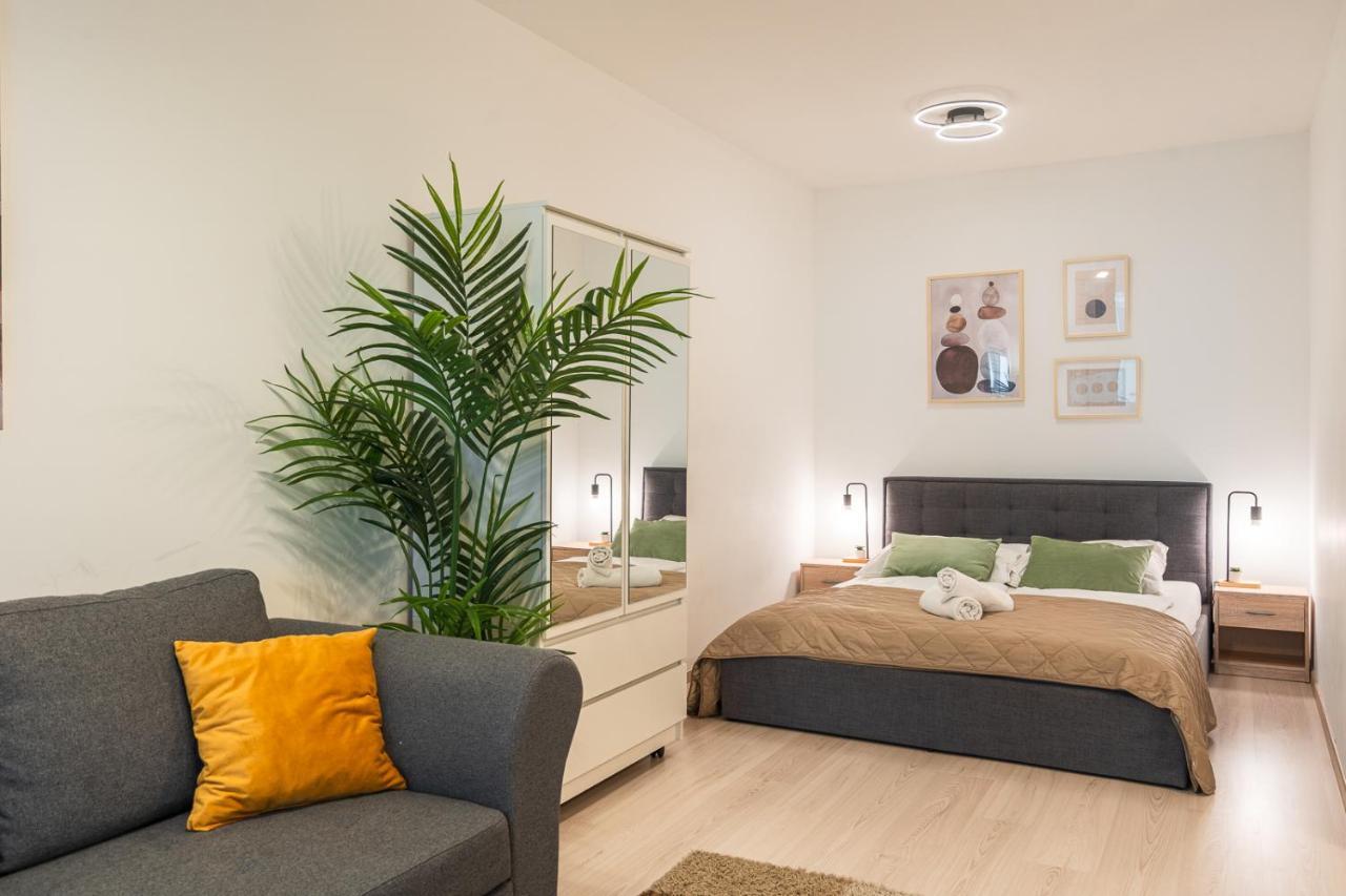 Modern Newly-Built Home By The New York Cafe Budapest Bagian luar foto